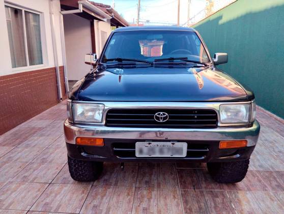 TOYOTA HILUX SW4 2.8 4X4 8V DIESEL 4P MANUAL